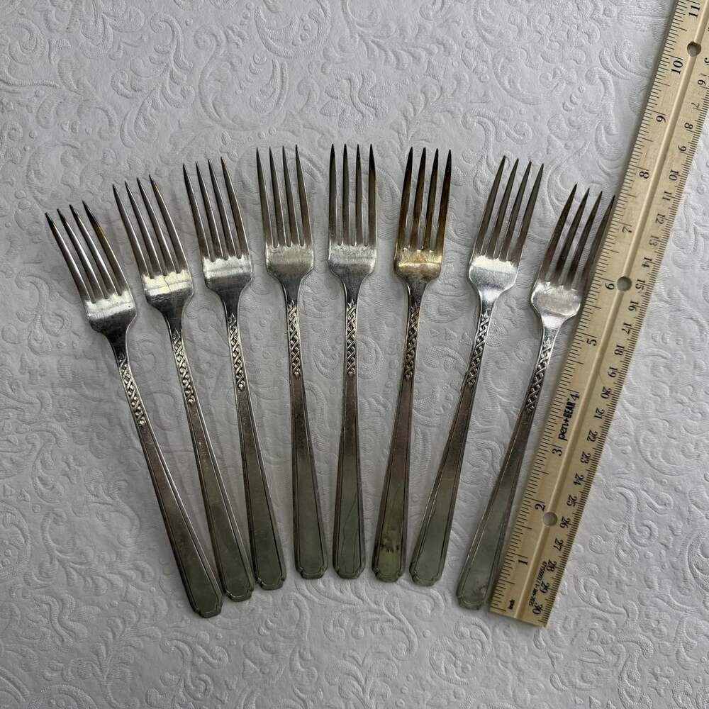 Vintage SL&GH Rogers A1+ Oneida Silverplate Fork 7 1/2” set of 8 Carnival *